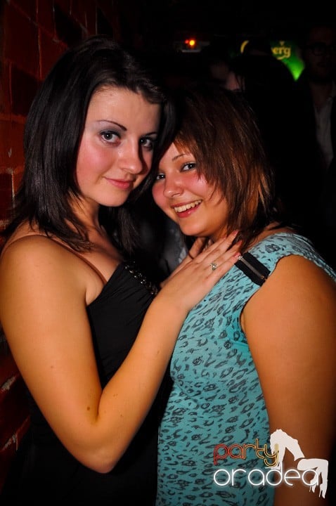 Party în Club Escape, 