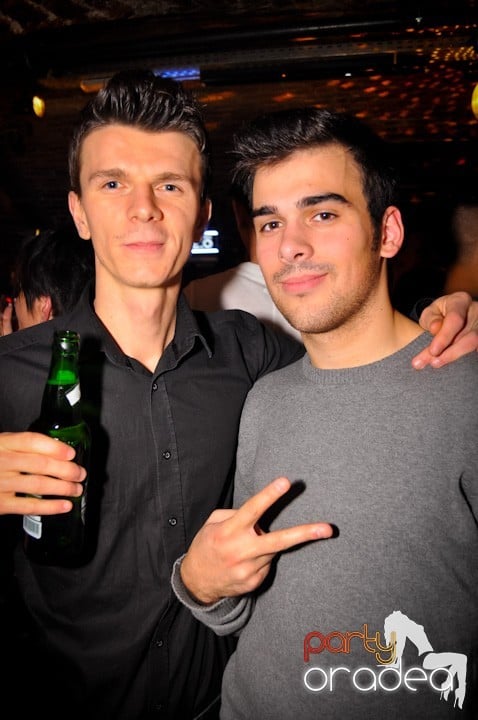 Party în Club Escape, 