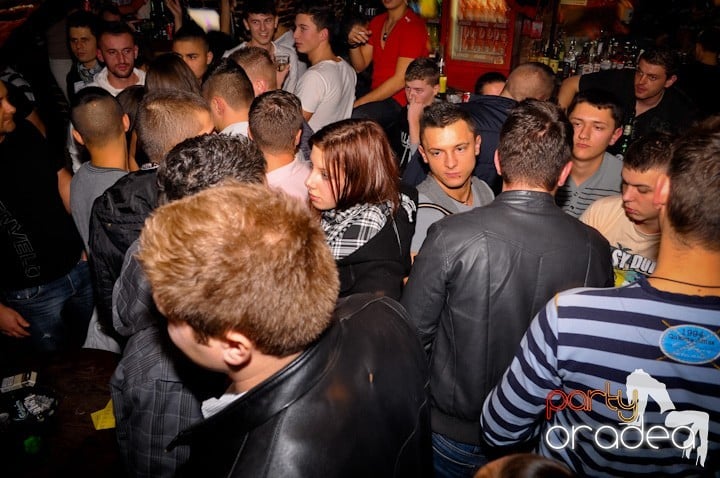 Party în Club Escape, 