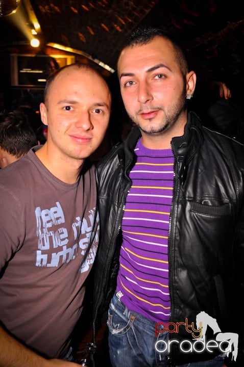 Party în Club Escape, 