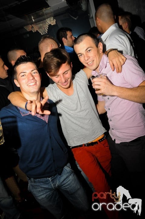 Party în Club Heat, 