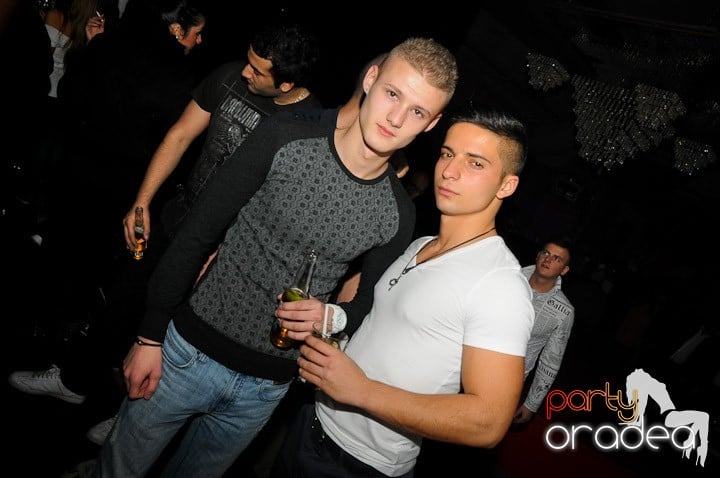 Party în Club Heat, 