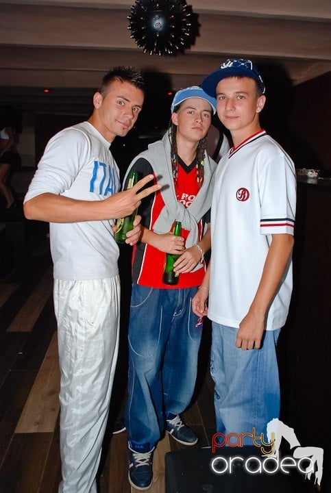 Party în Club Seven, 