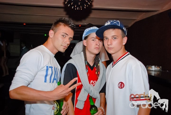 Party în Club Seven, 