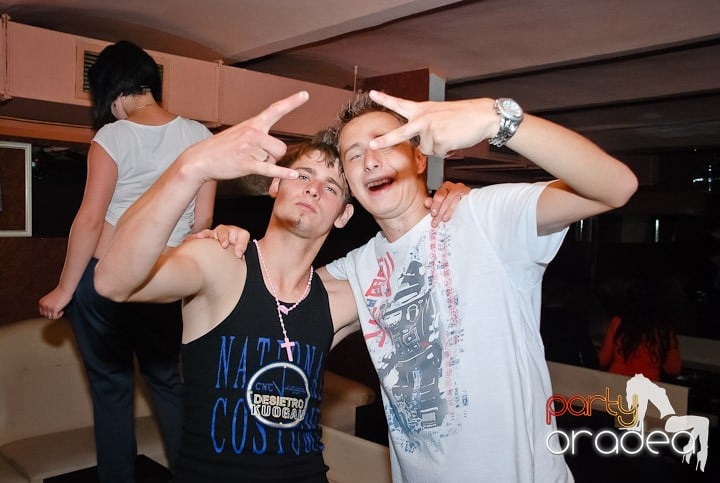 Party în Club Seven, 