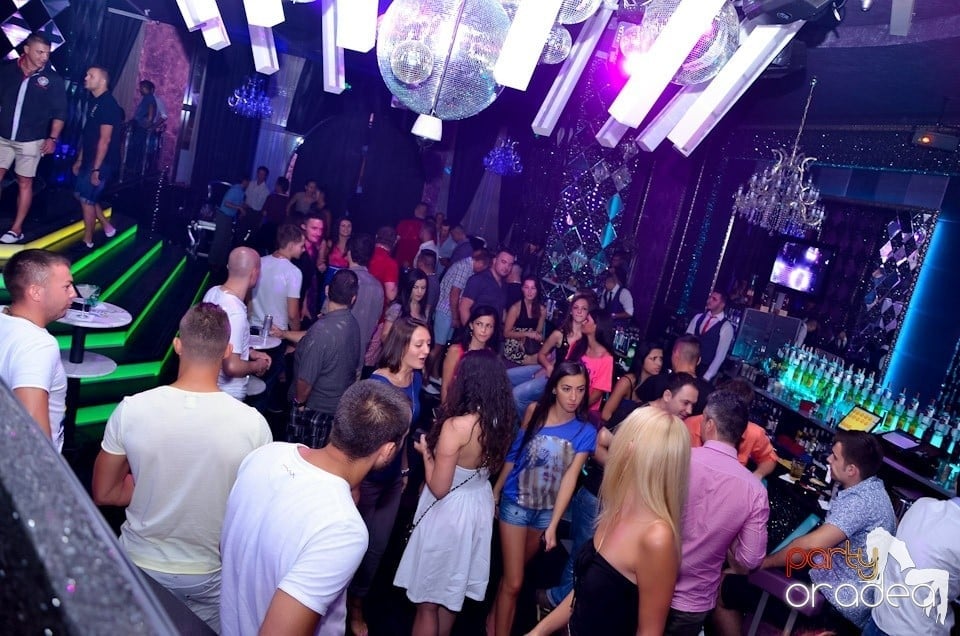 Party în Club The One cu DJ Ben Boognar, 