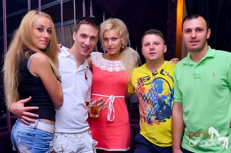 Party în Club The One cu DJ Ben Boognar, 