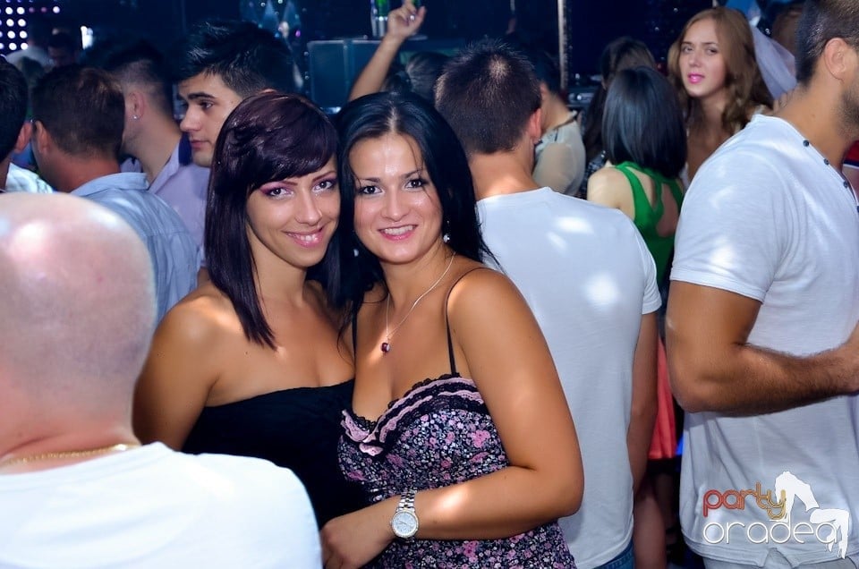 Party în Club The One cu DJ Ben Boognar, 