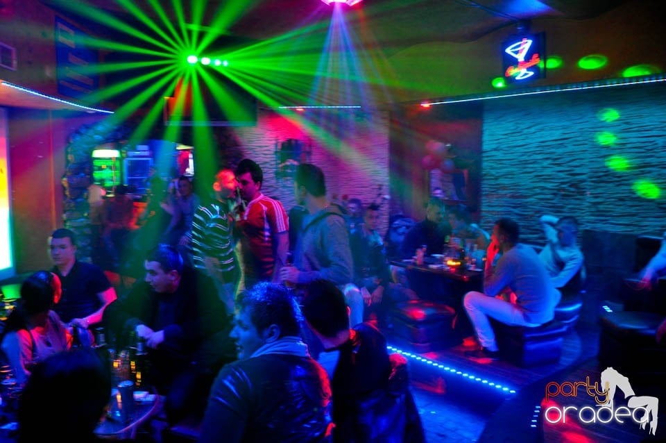 Party în Downtown Club, 
