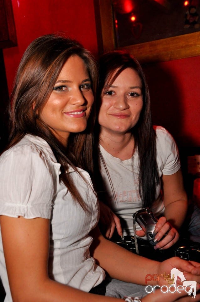 Party în Downtown Club, 