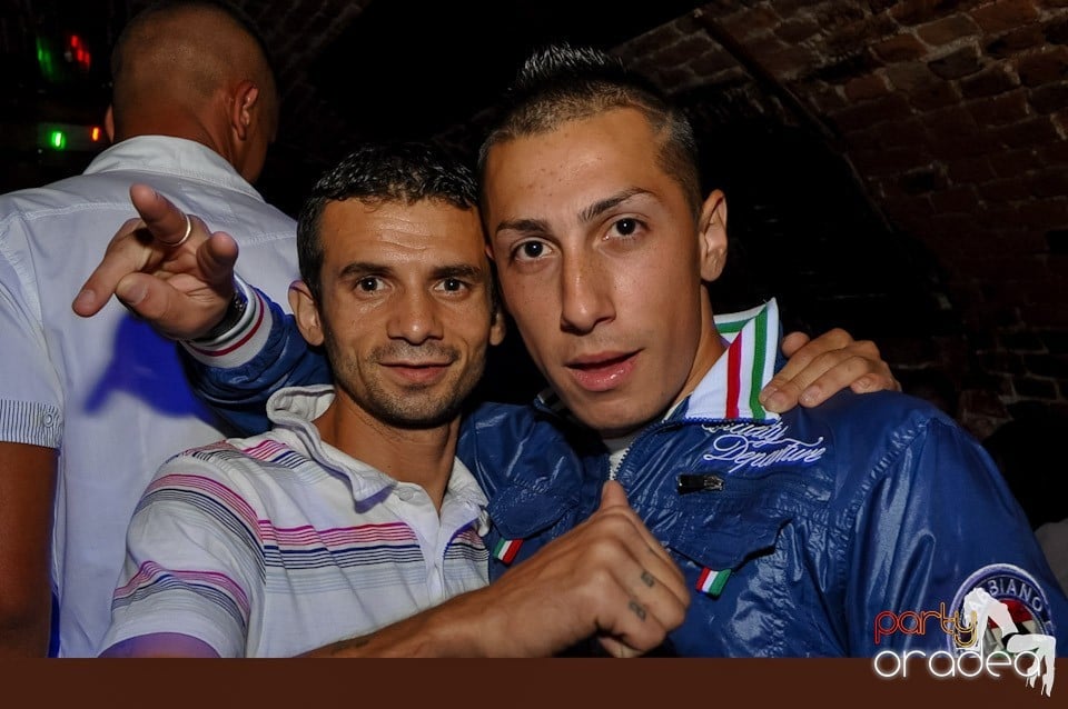 Party în Escape Club, 