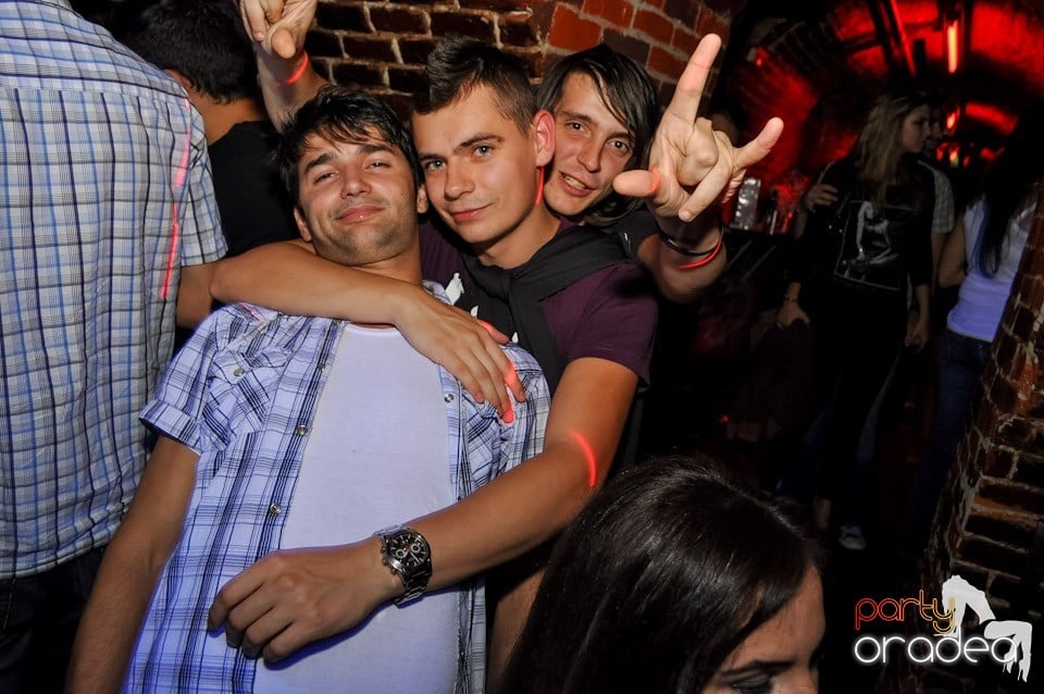 Party în Escape Club, 