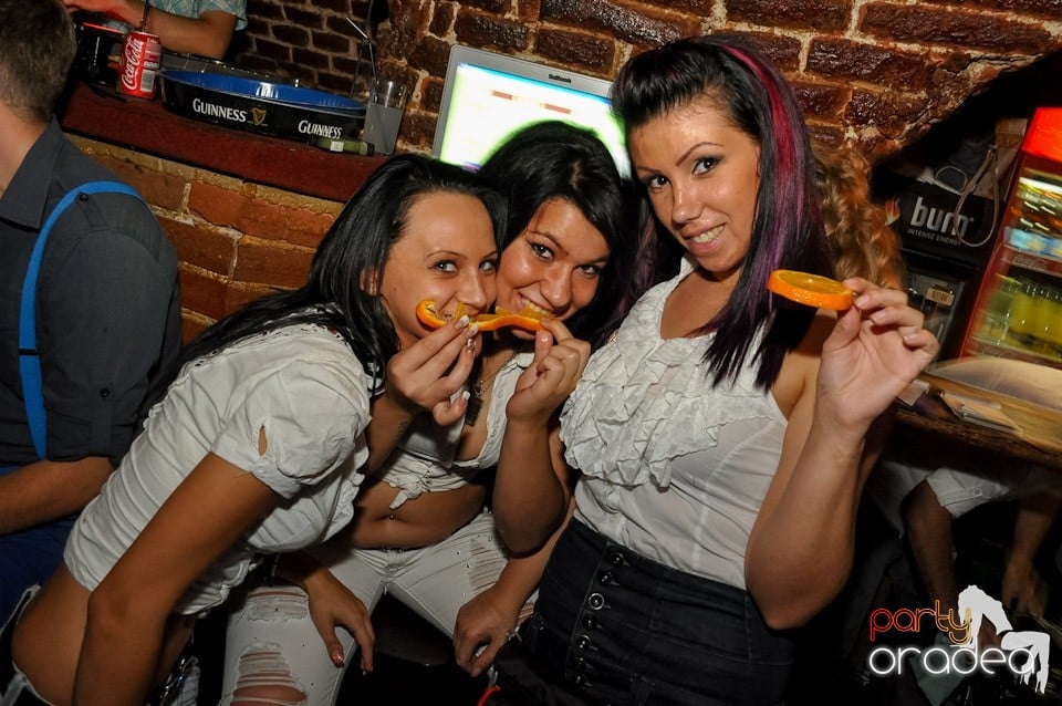 Party în Escape Club, 