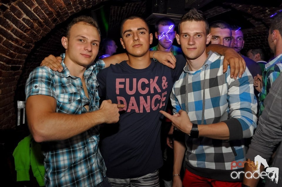 Party în Escape Club, 