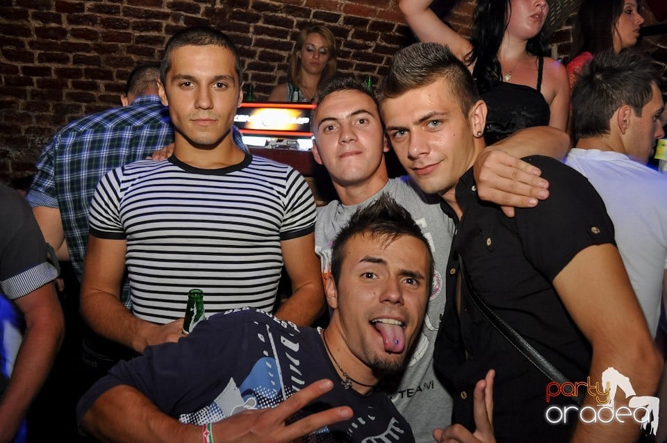 Party în Escape Club, 