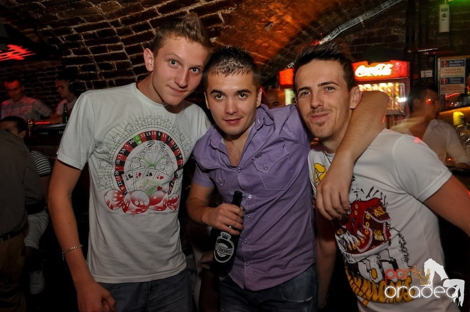 Party în Escape Club, 