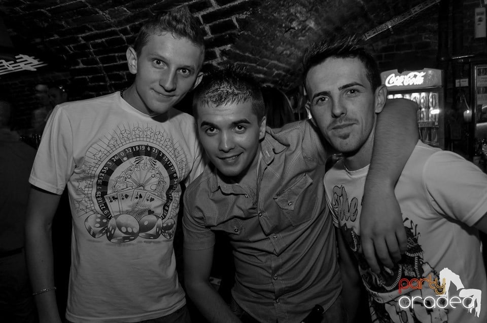 Party în Escape Club, 