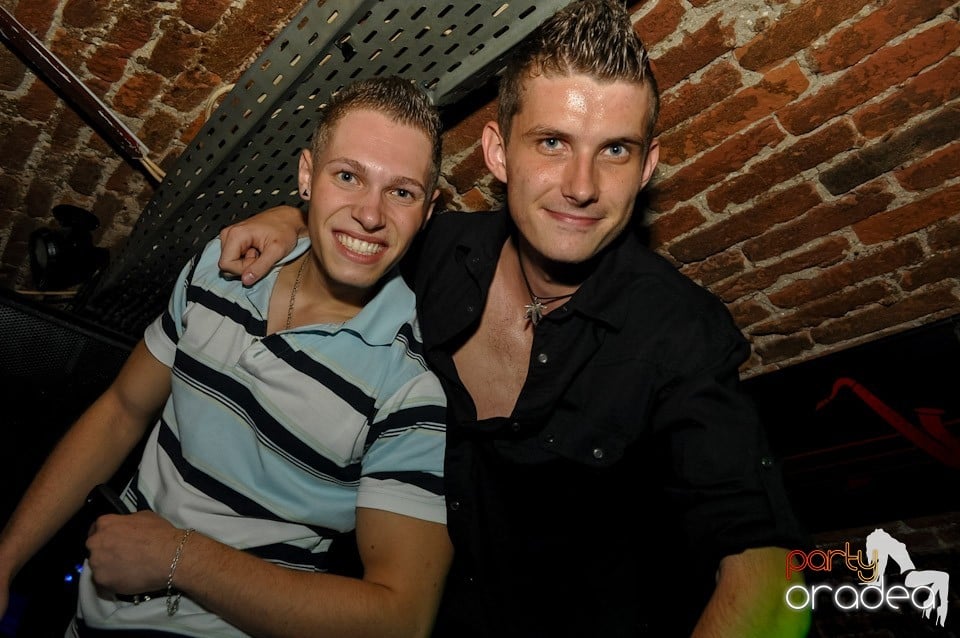 Party în Escape Club, 