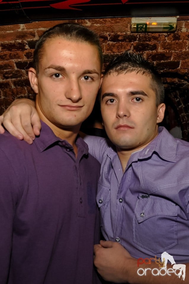 Party în Escape Club, 