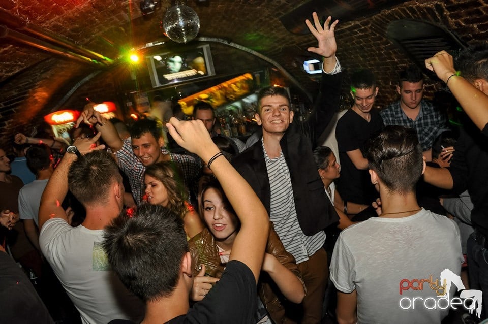 Party în Escape Club, 