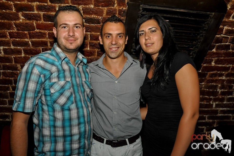 Party în Escape Club, 