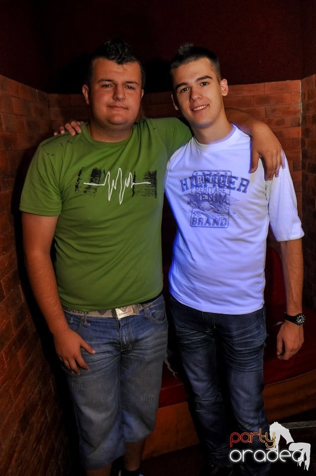 Party în Escape Club, 