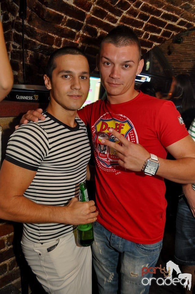 Party în Escape Club, 