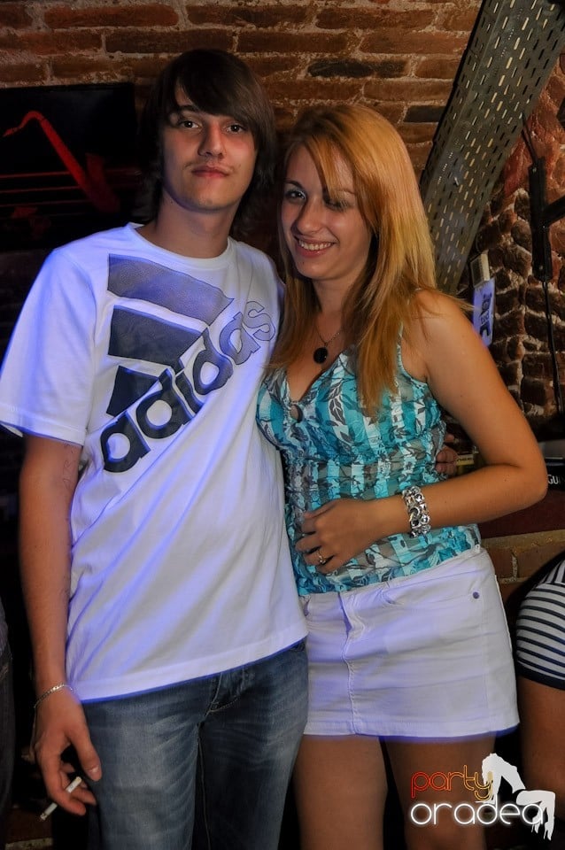 Party în Escape Club, 