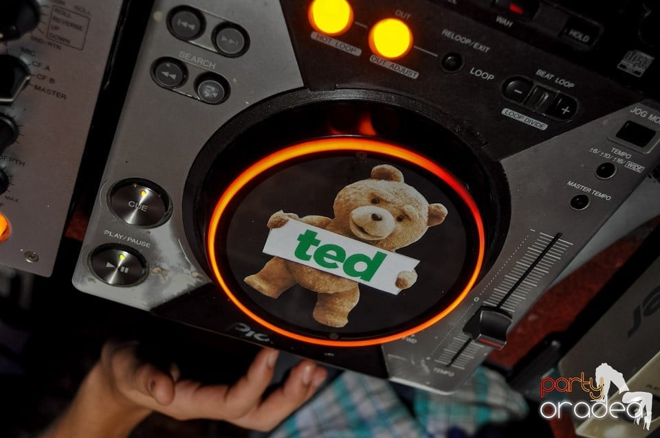 Party în Escape Club, 