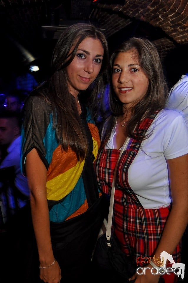 Party în Escape Club, 