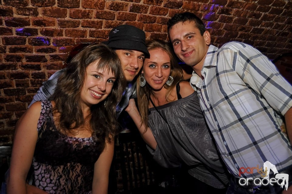 Party în Escape Club, 