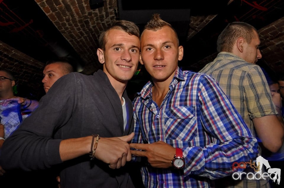 Party în Escape Club, 