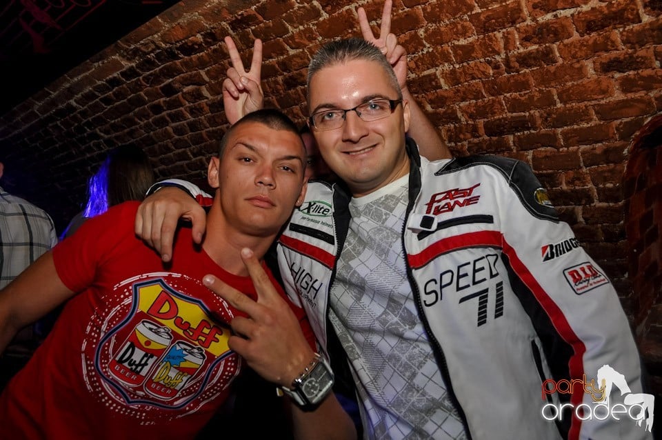 Party în Escape Club, 