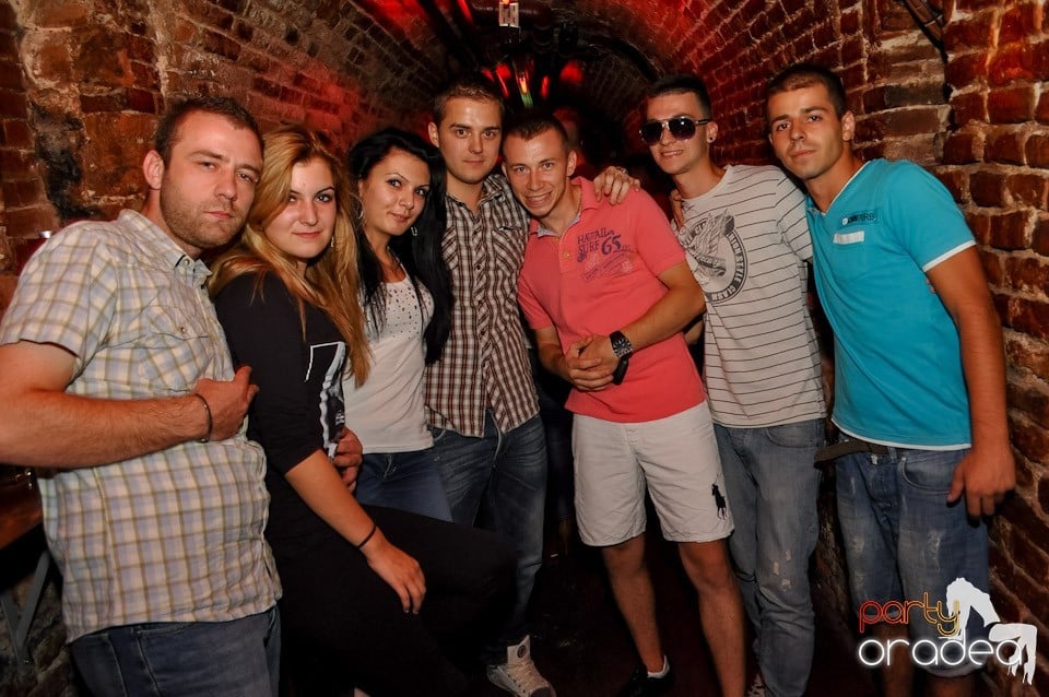 Party în Escape Club, 