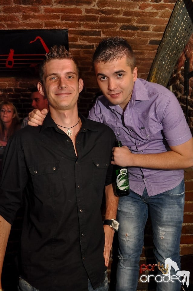 Party în Escape Club, 