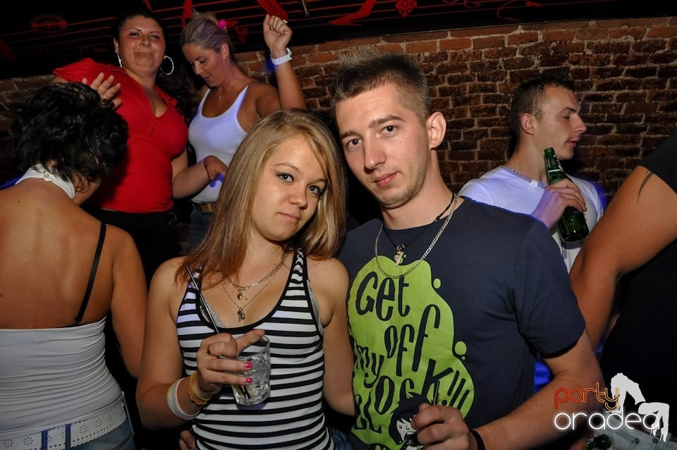 Party în Escape Club, 