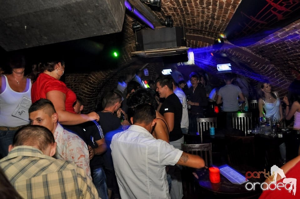 Party în Escape Club, 