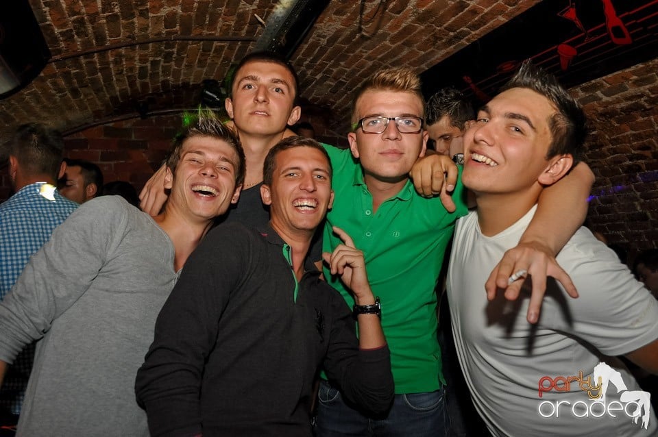 Party în Escape Club, 