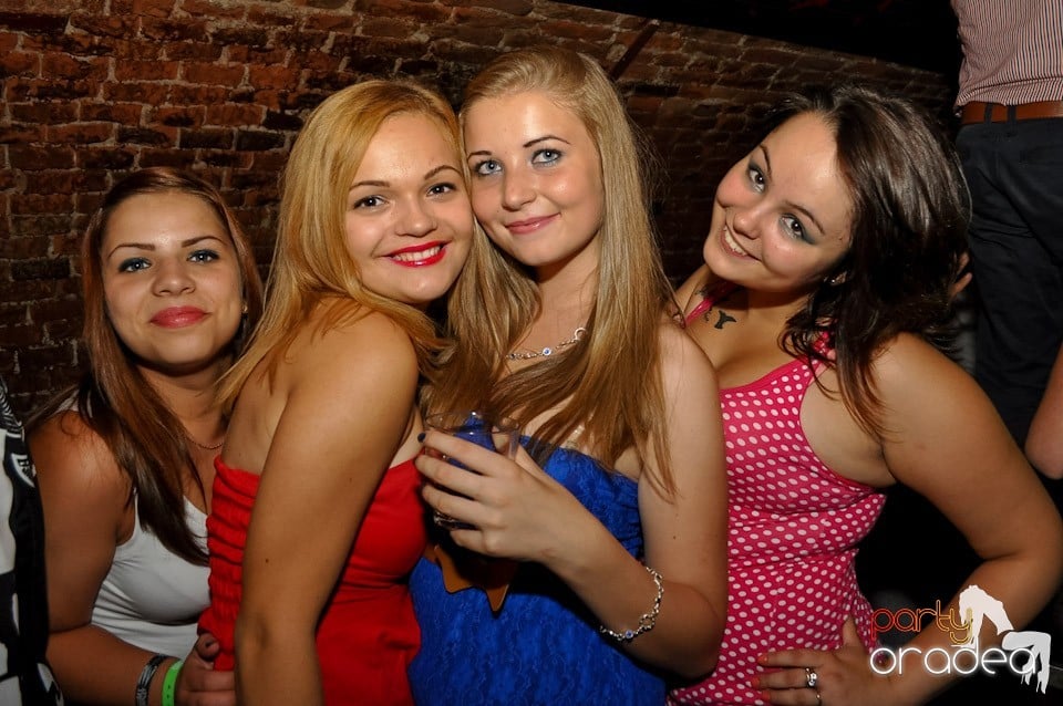 Party în Escape Club, 