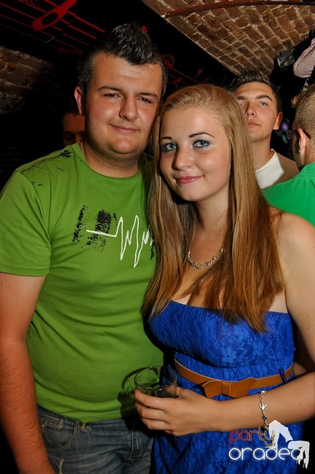 Party în Escape Club, 