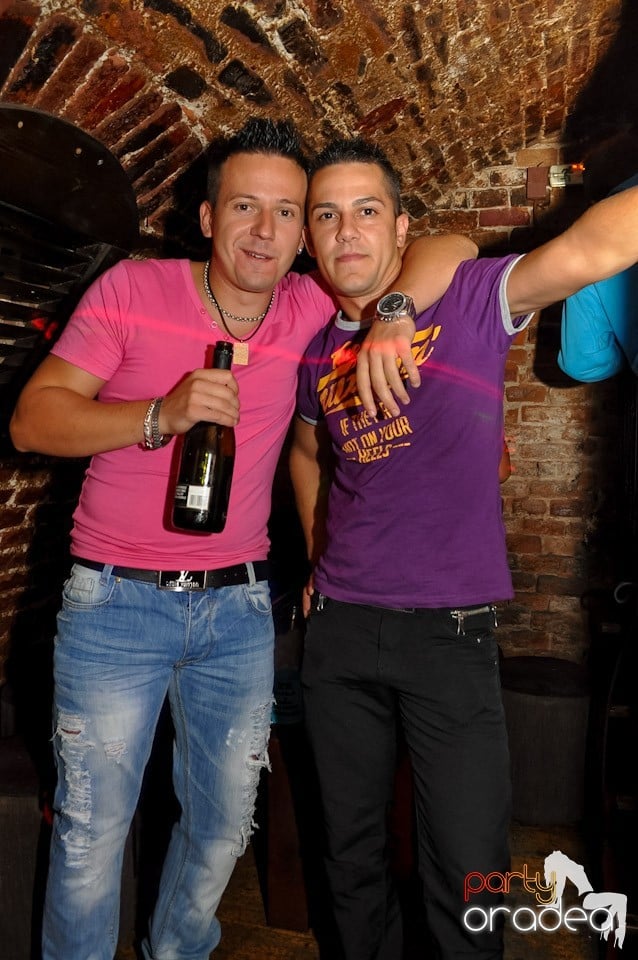 Party în Escape Club, 