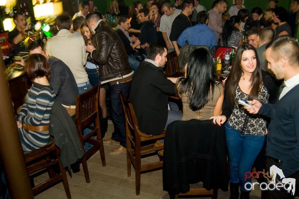 Party în Green Pub, Green Pub