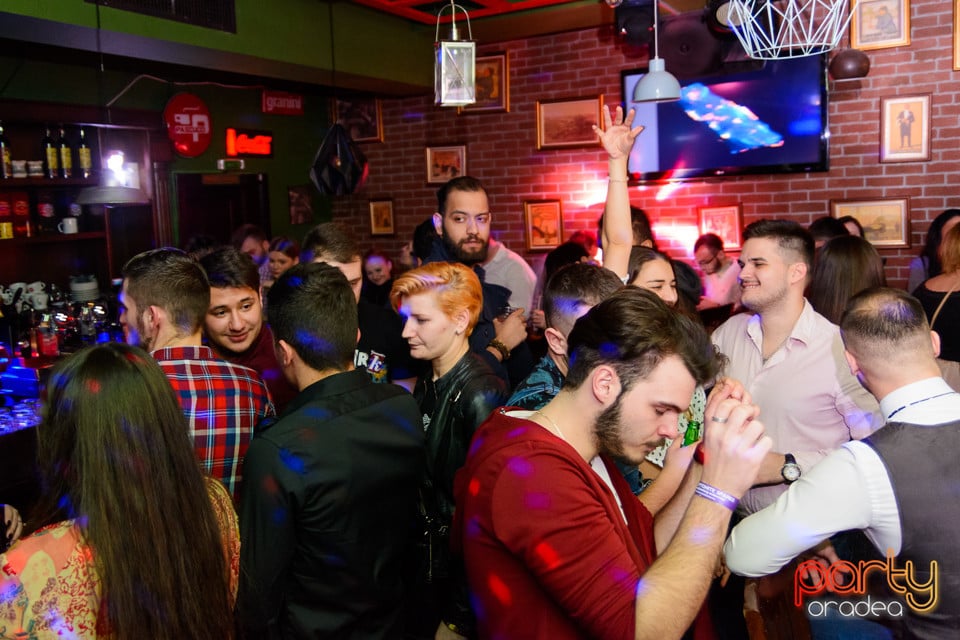 Party în Green Pub, Green Pub