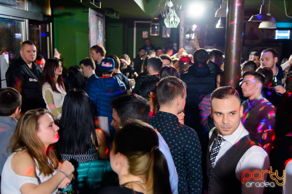 Party în Green Pub, Green Pub