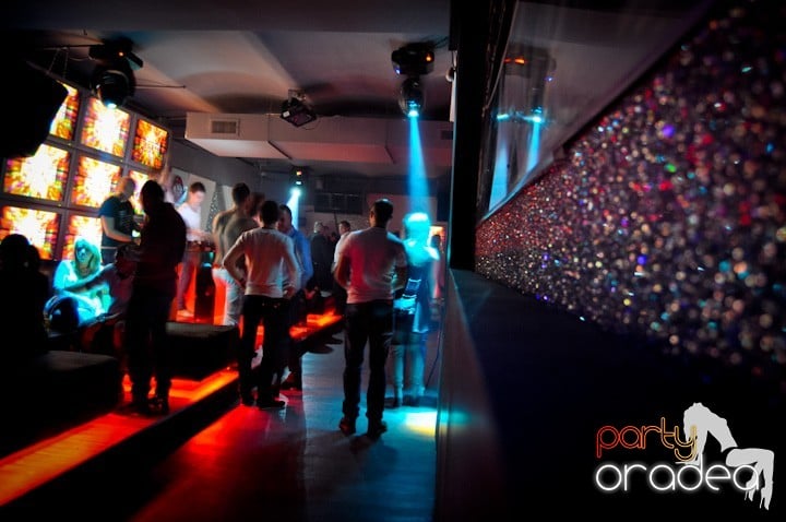 Party în Heat Club, 