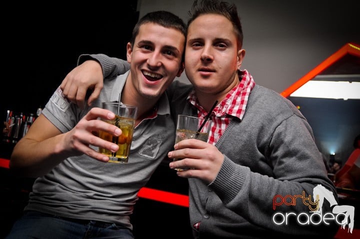 Party în Heat Club, 