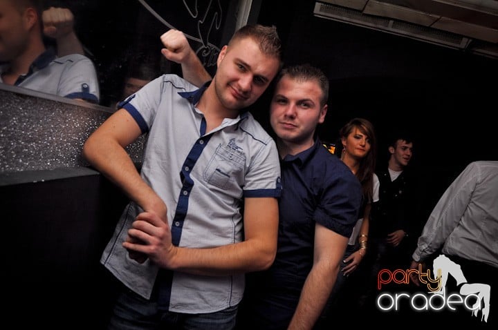 Party în Heat Club, 