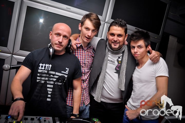 Party în Heat Club, 