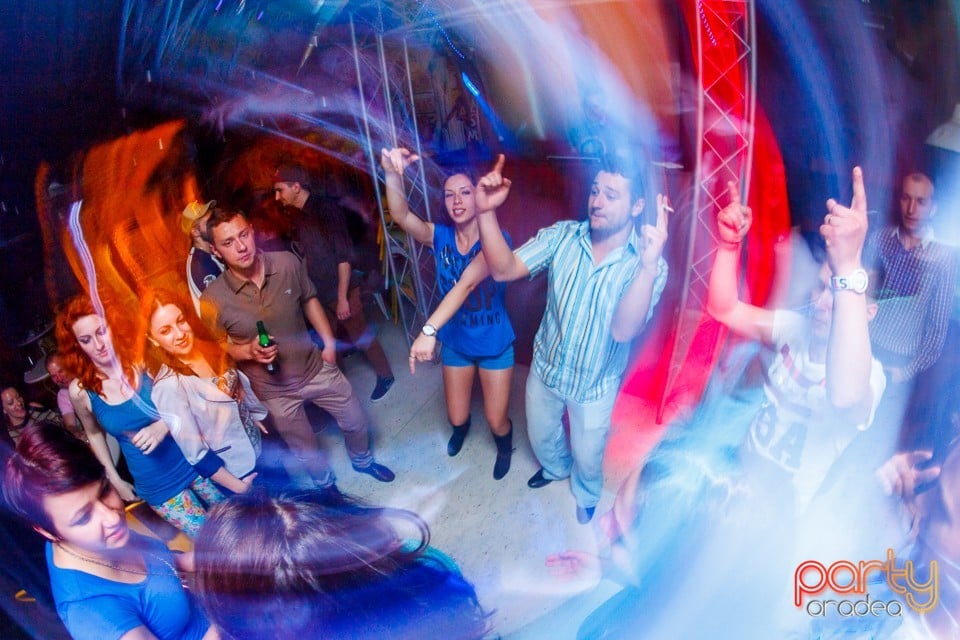 Party în Juice, Juice