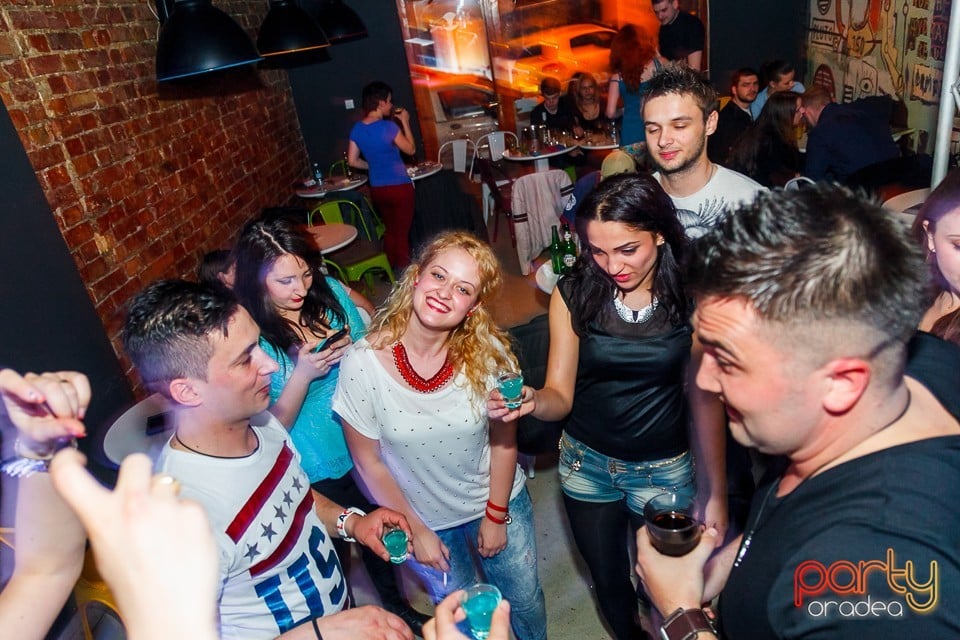 Party în Juice, Juice